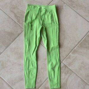 ALO Yoga Green Apple Leggings